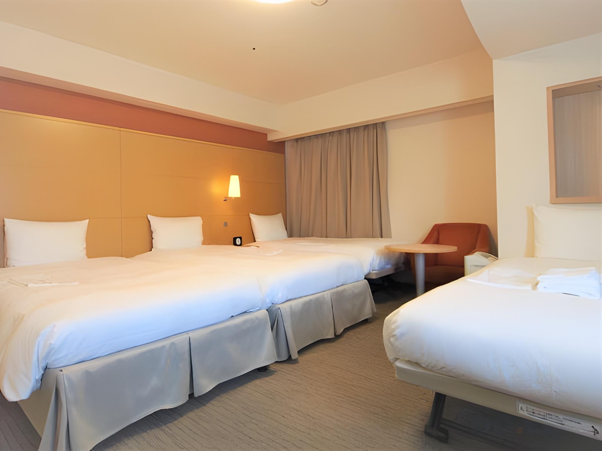 Hollywood, Twin Beds, Corner