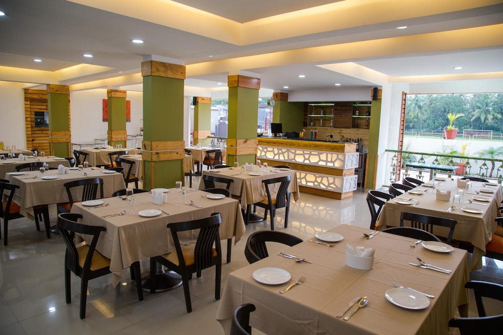 Red Fox Hotel Morjim 37/55