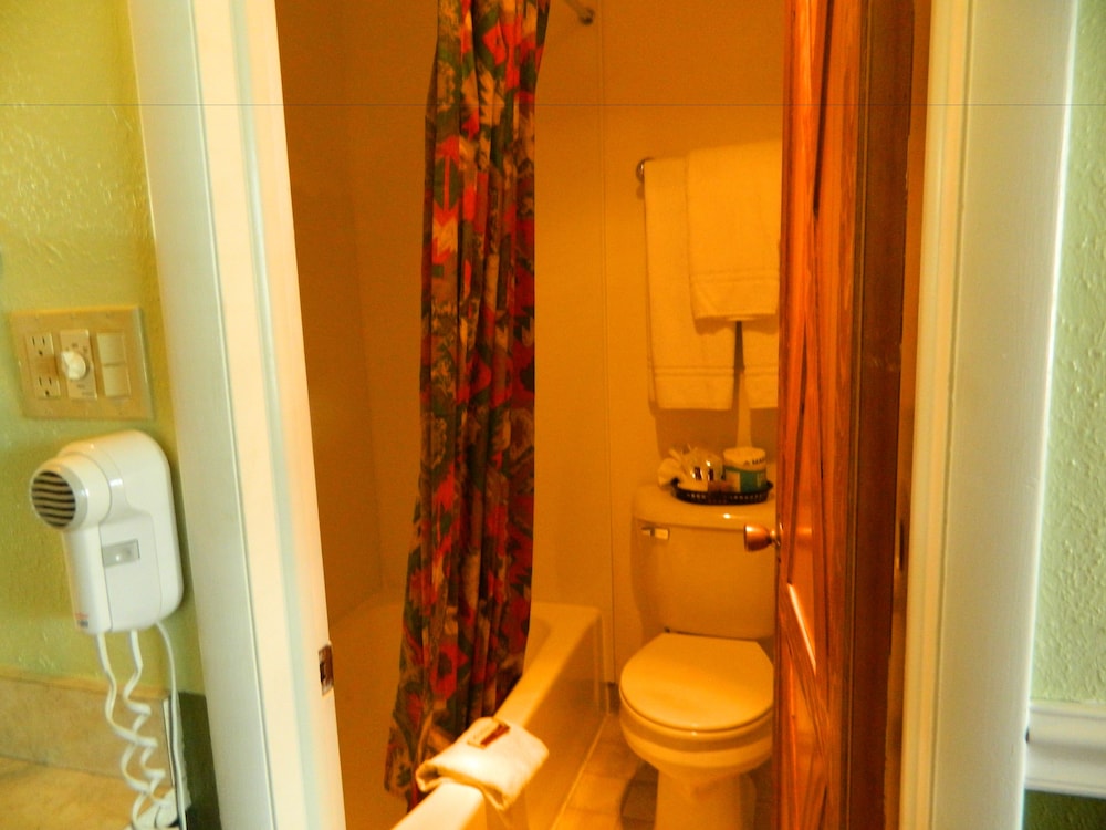 Country Motor Inn 59/64