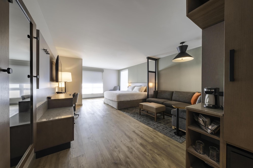Hyatt Place Sacramento International Airport 5/47