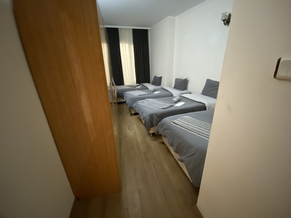 Reydel Hotel 35/72