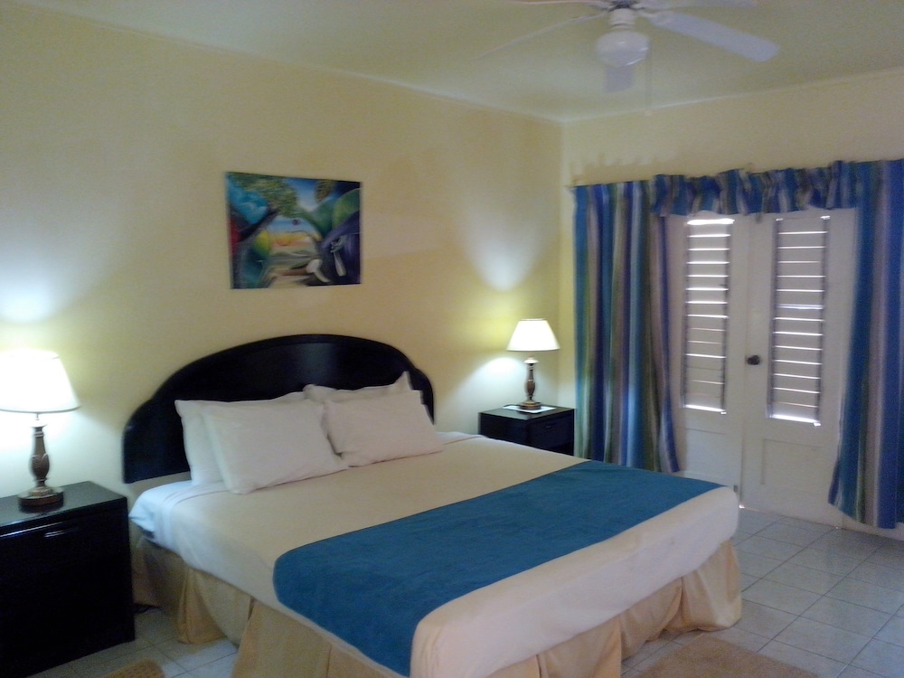 1 BEDROOM, PREMIUM, DOUBLE OR TWIN BED, OCEAN VIEW