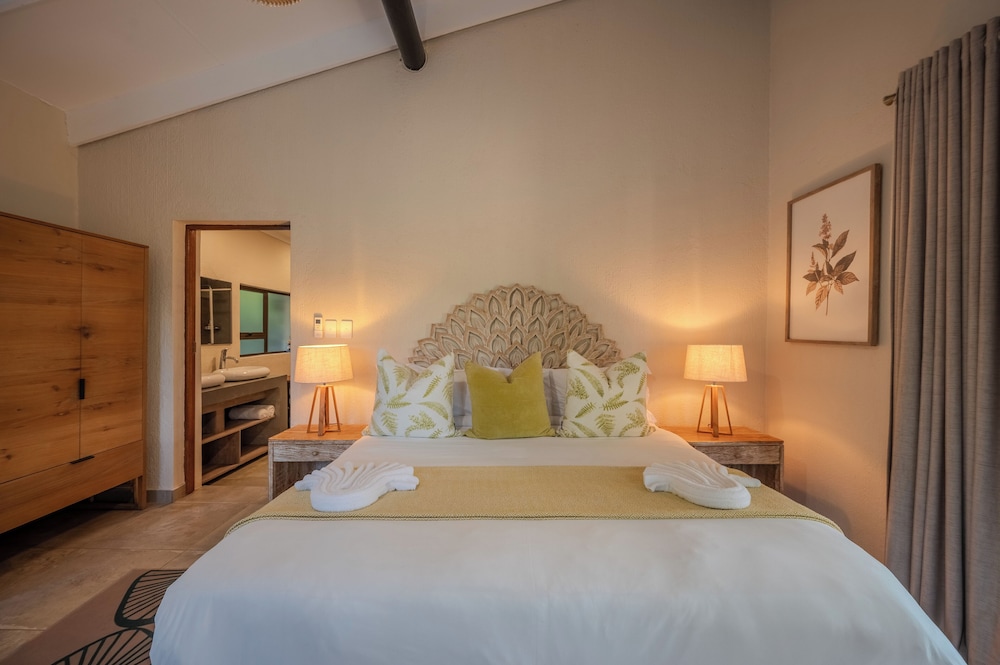 Bushbaby Valley Lodge 4/42