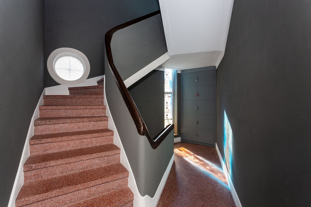 BCharming House 38/67