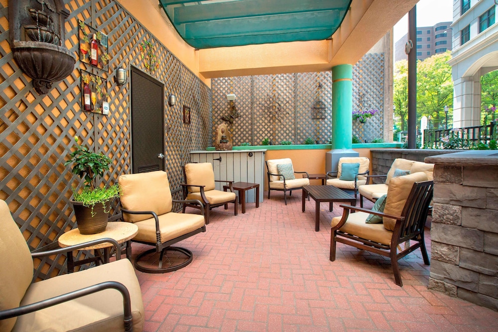 Courtyard by Marriott Wilmington Downtown 24/34