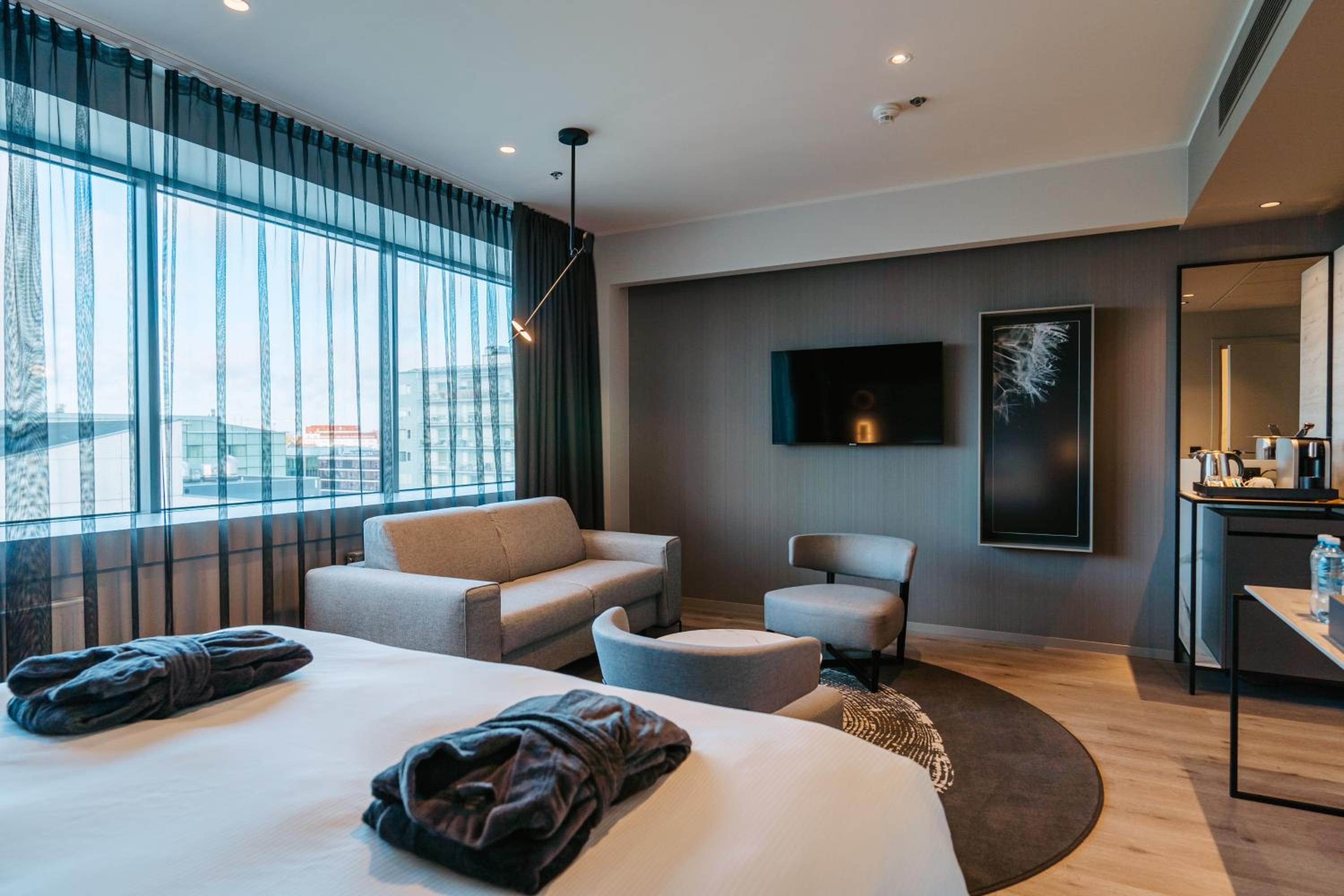 Deluxe, Double Bed