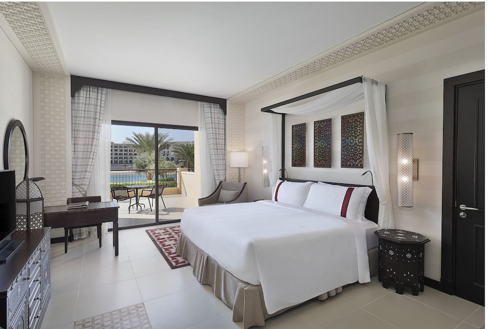 غرفة سوبيريور بسرير كينج بشرفة، Al Manara A Luxury Collection Hotel Saraya Aqaba 2/4