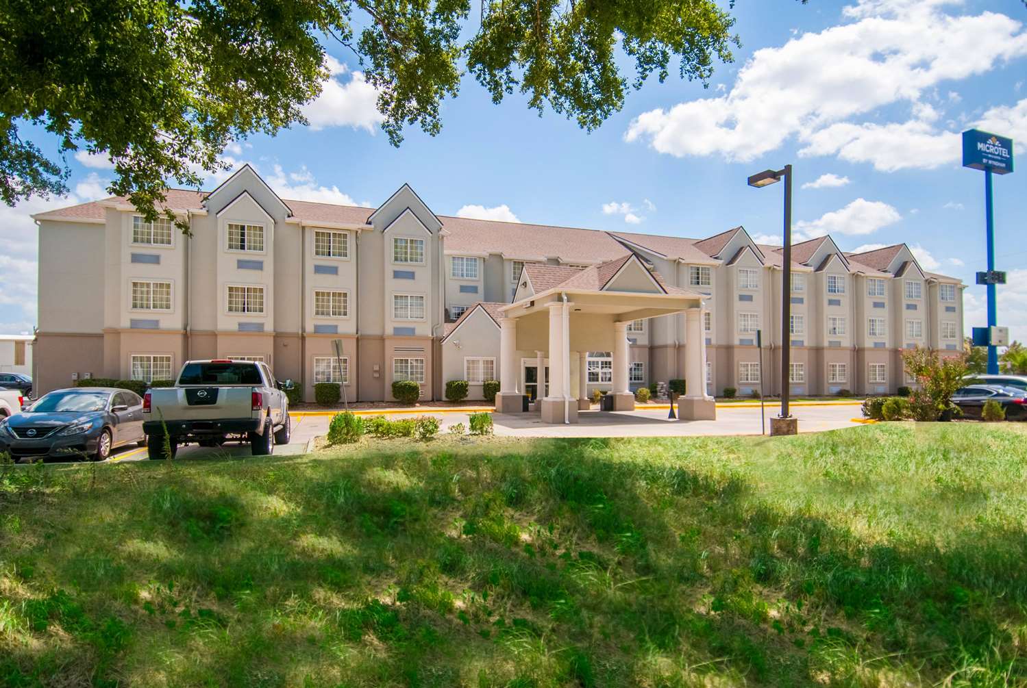 Microtel Inn And Suites Scott 30/37