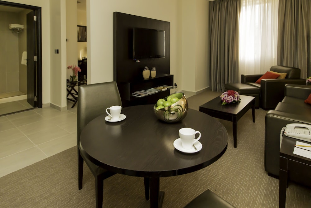 The Royal Riviera Hotel Doha 44/50