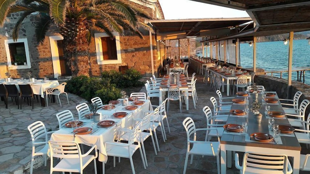 Olive Press Hotel 26/50