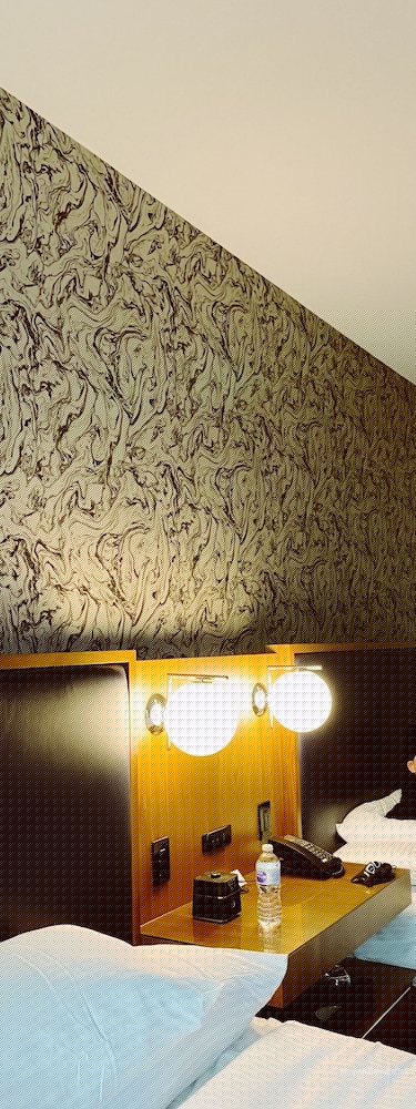 The Charter Hotel Seattle Curio Collection by Hilton 17/81