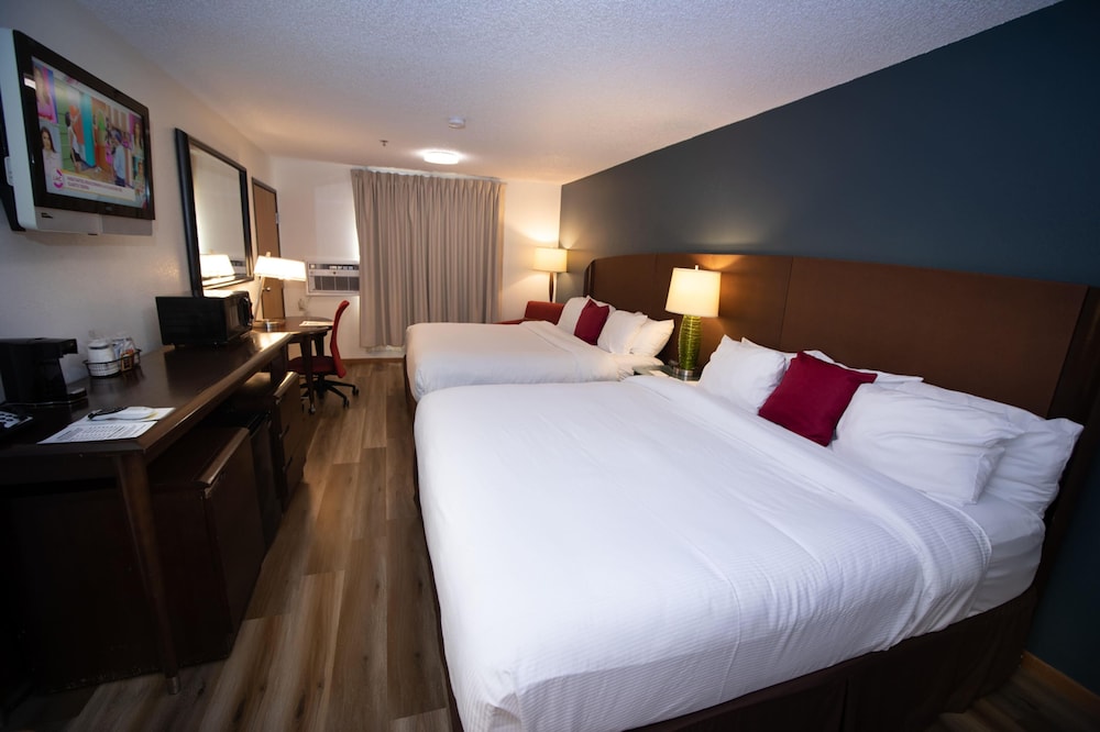Alliance Hotel & Suites, a Howard Johnson by Wyndham 14/58