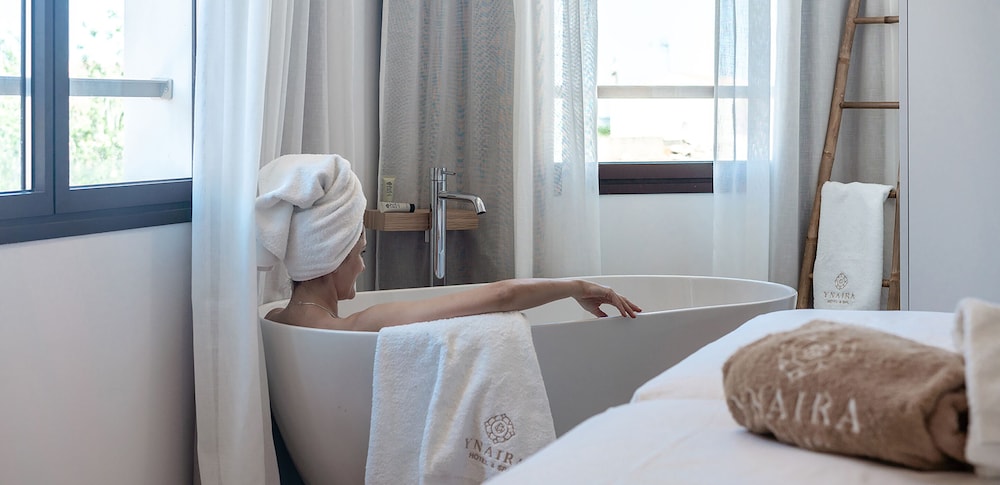 Ynaira Hotel and Spa 24/47