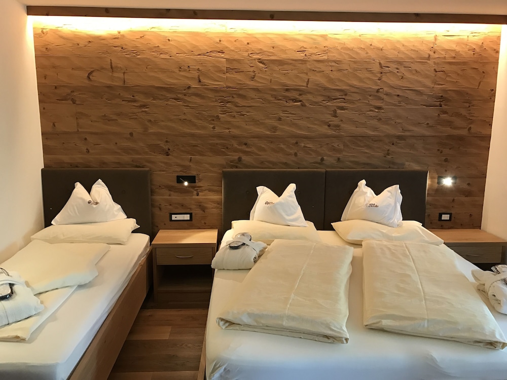 Hotel Cristallo 47/70