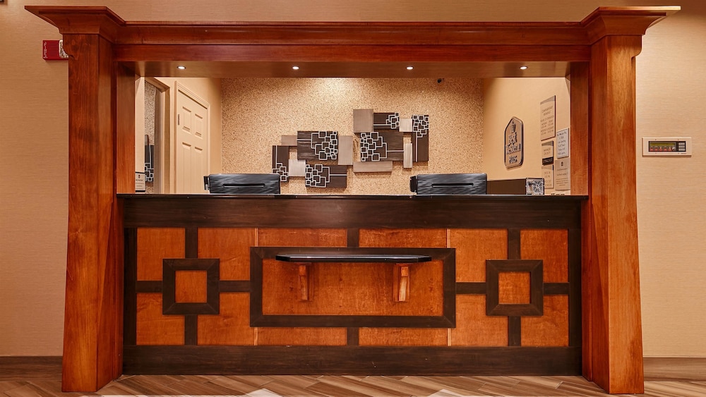 Best Western Plus Peoria 2/28