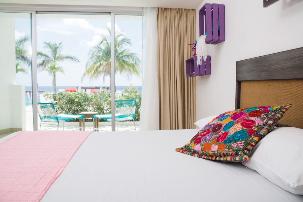 Hotel B Cozumel 66/70
