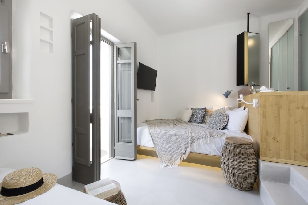 Dreambox Mykonos Suites 35/53