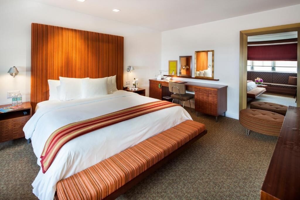OCEAN, DELUXE, KING BED