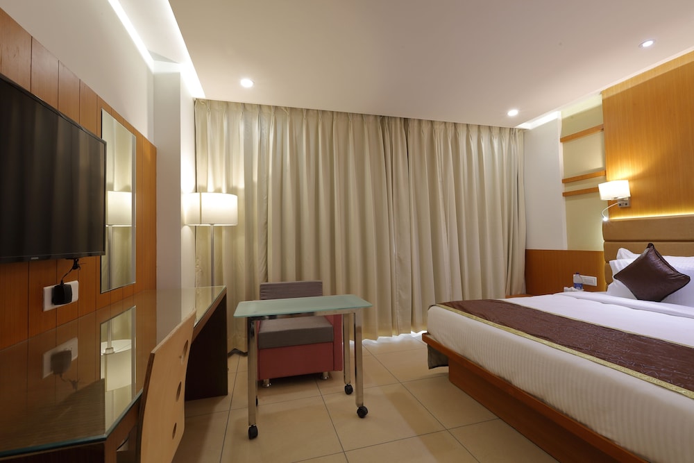 HOTEL PRAGATI THE GRAND 19/42
