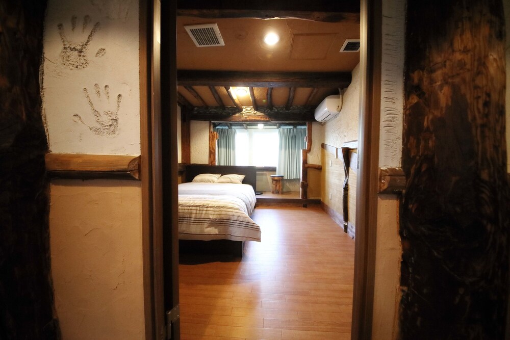 Tokyo House Inn 2/33