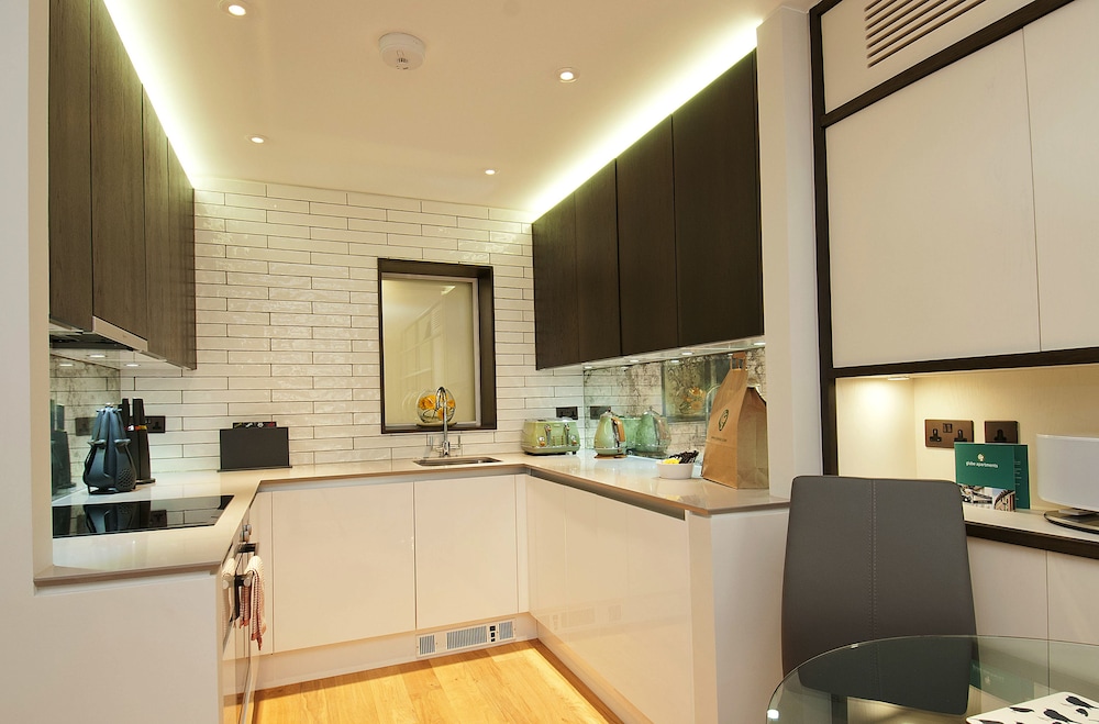 Superior St Christophers Place 2/27