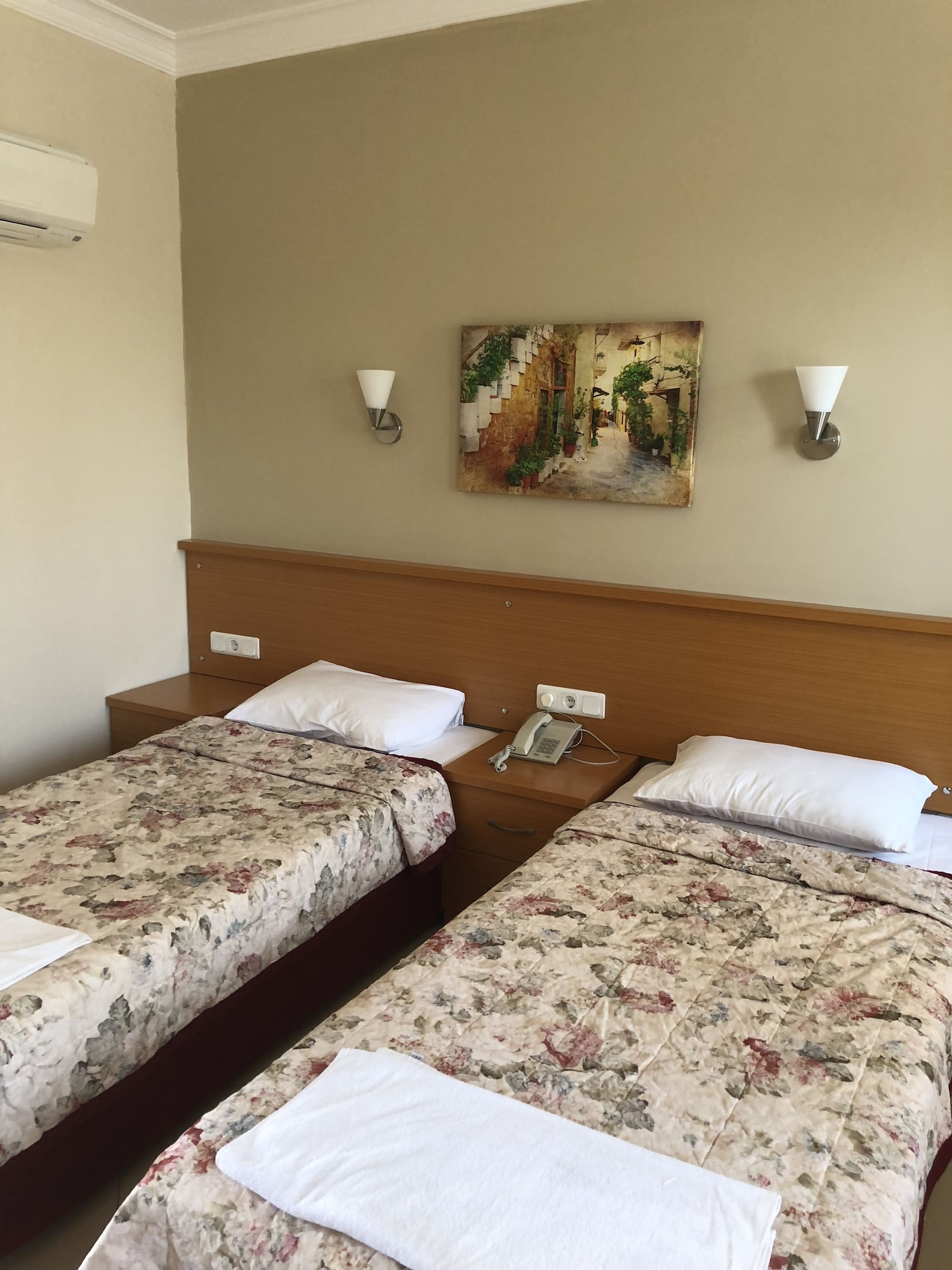 BASIC, DOUBLE OR TWIN BED