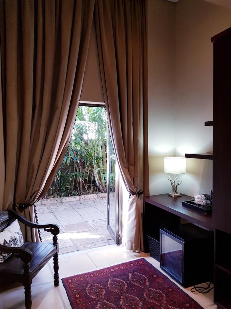 Cowrie Cove Guest House 21/50