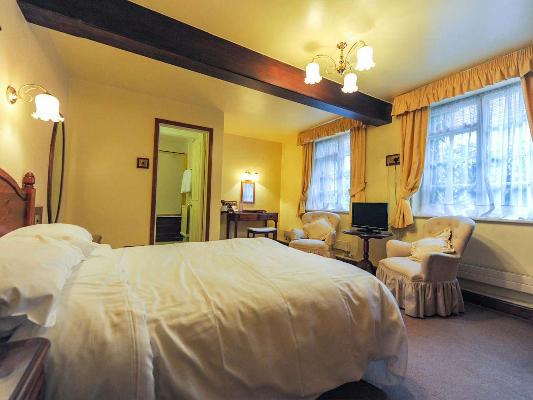 Courtyard, Double Bed