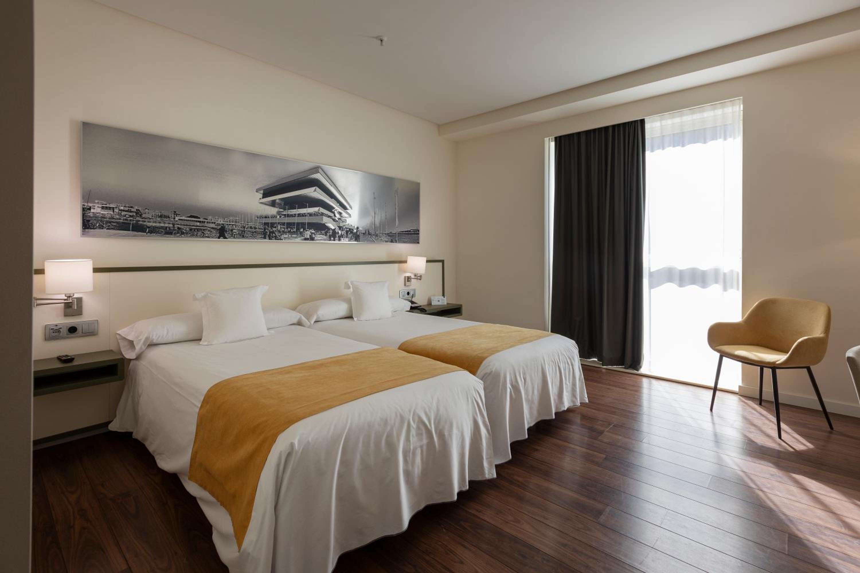 Room, Double or Twin Bed