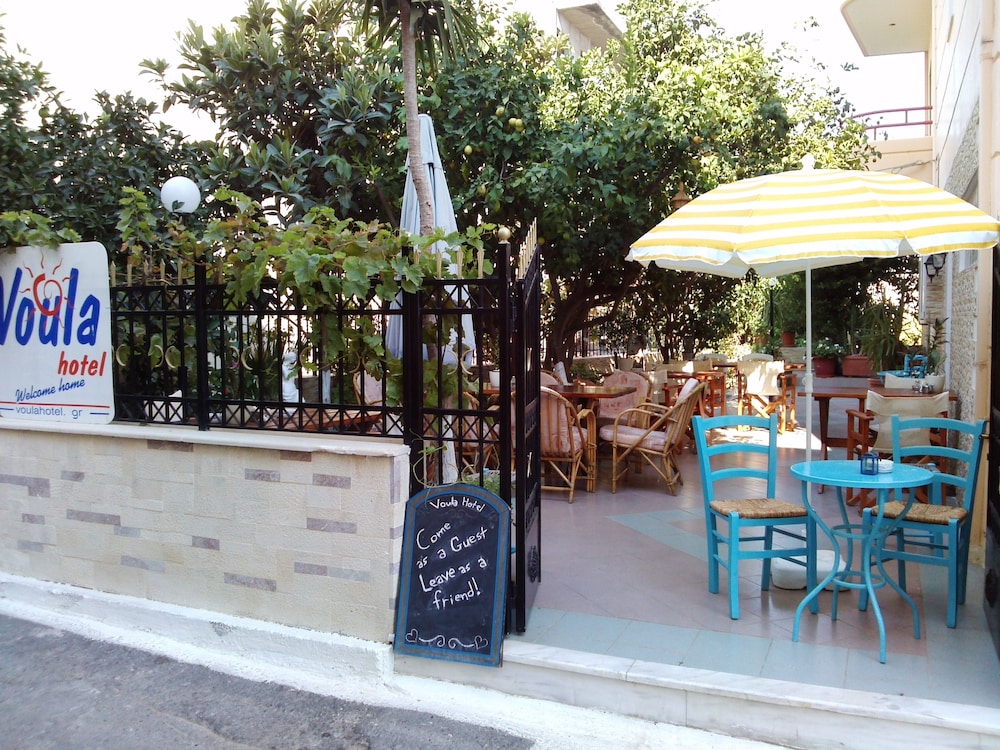 Voula Hotel 70/74