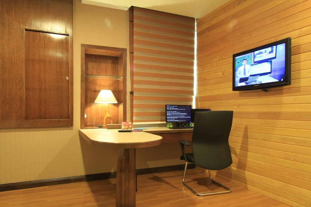Ming Paragon Hotel 37/42