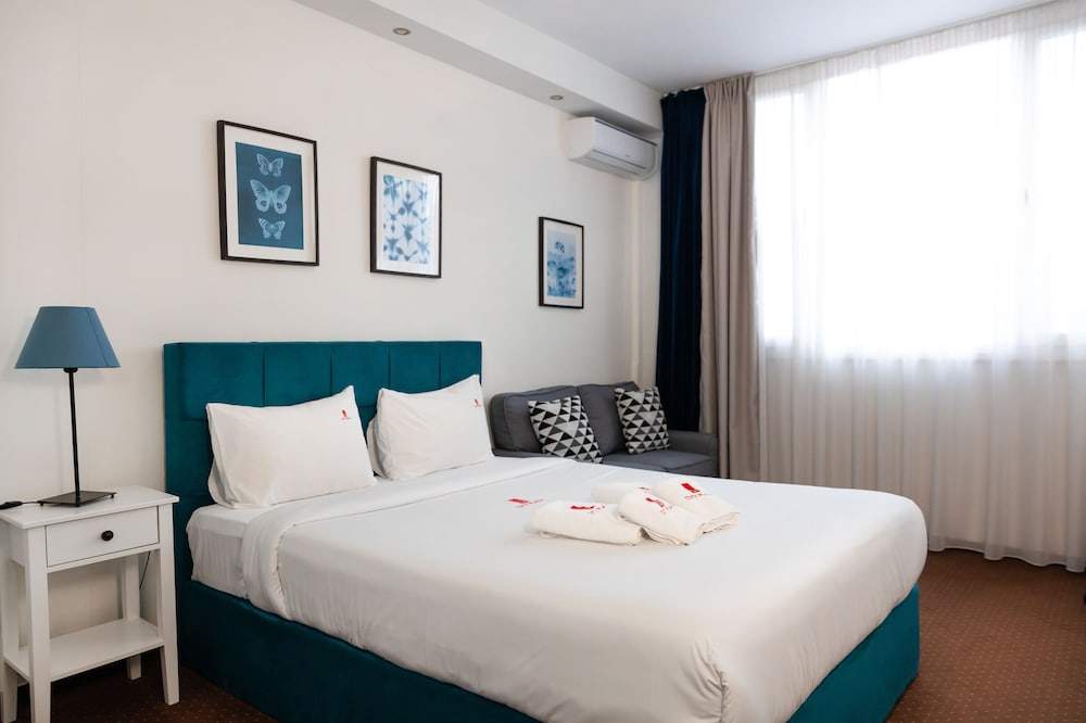 City Plaza Apartments and Rooms 23/49