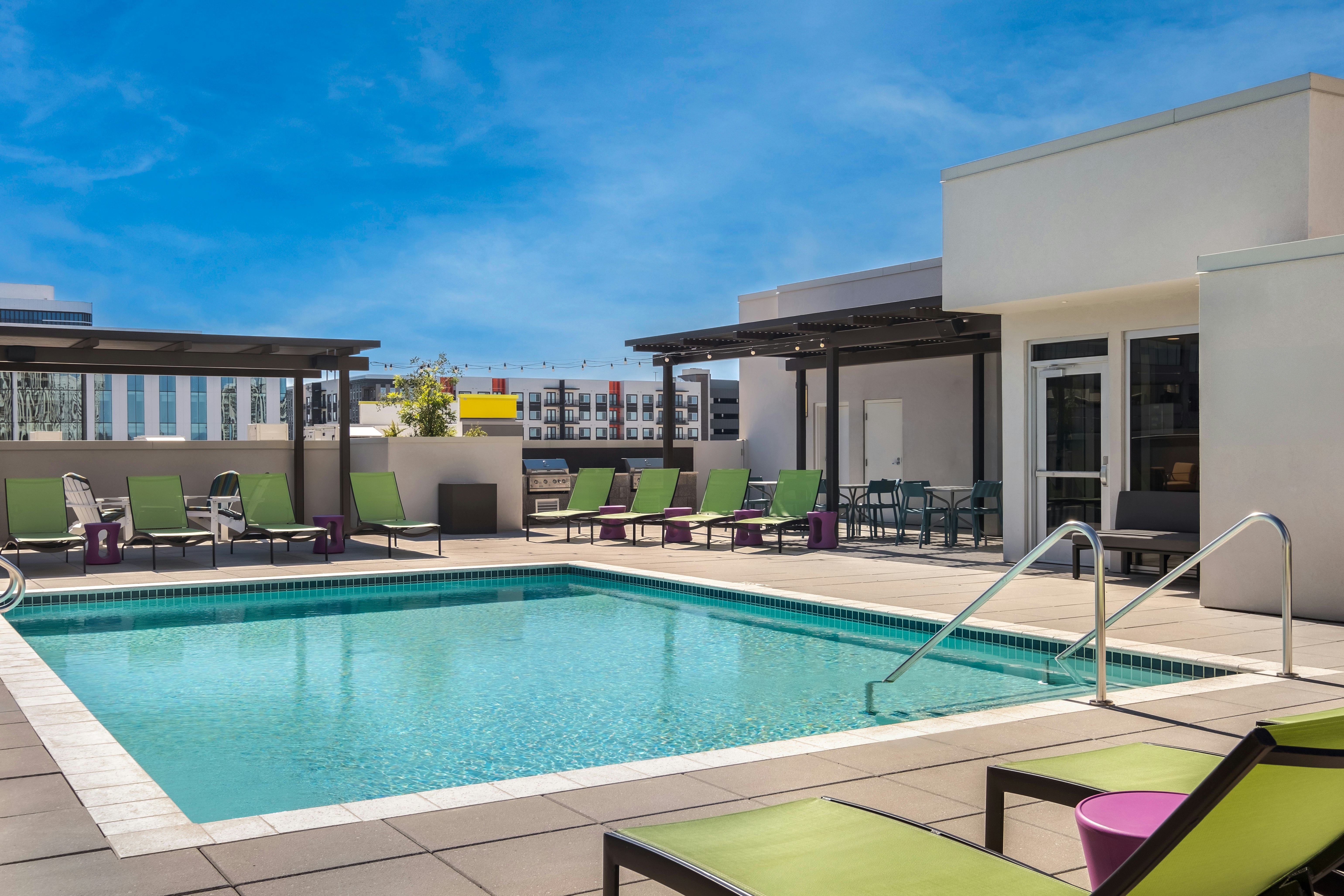 Tru by Hilton Phoenix Midtown 35/36