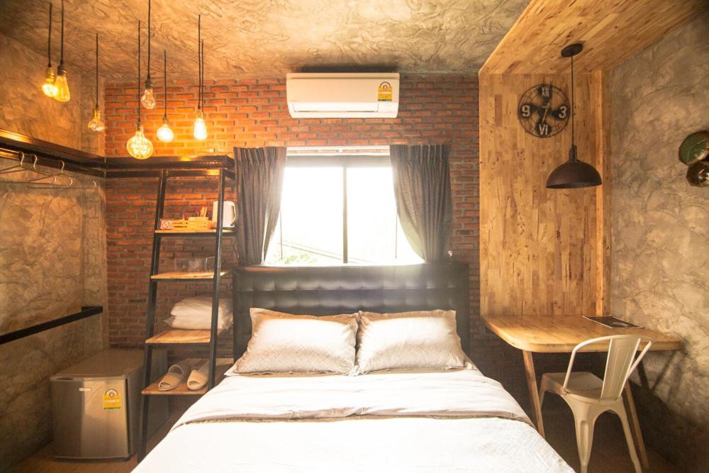 Bed Loft Cafe 7/63