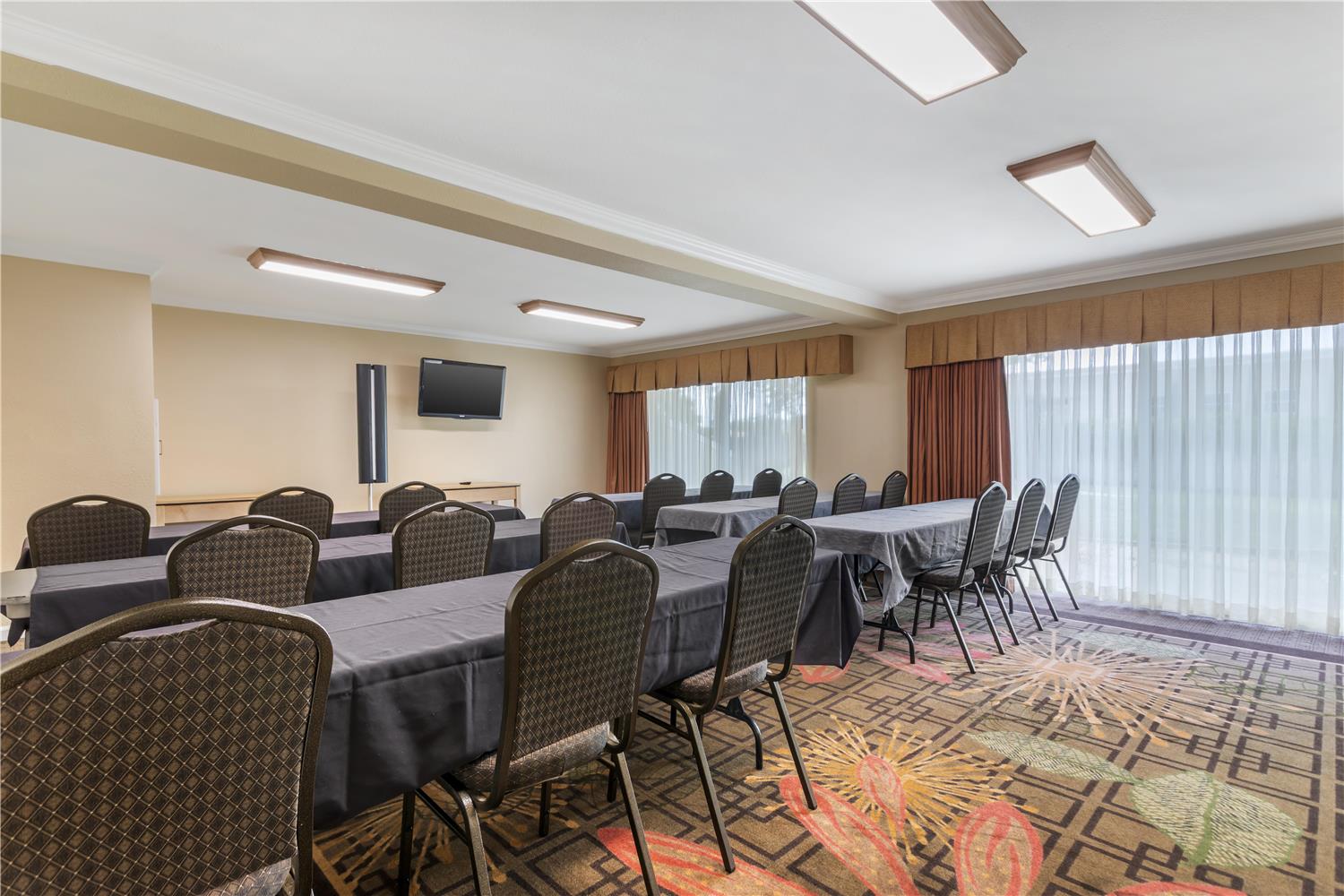 Best Western Plus Garden Court Inn 47/54