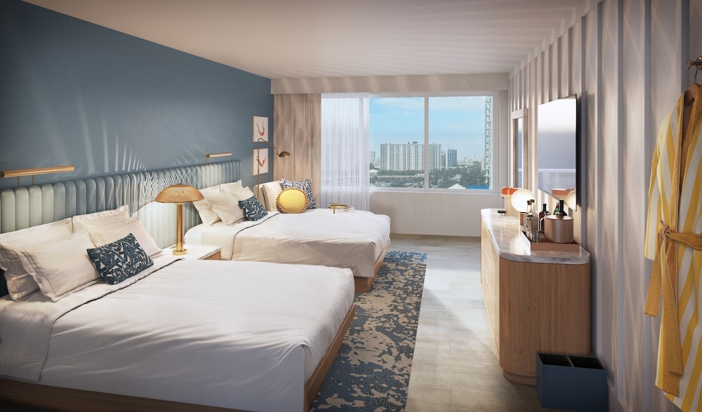 RENOVATED, 2 QUEEN BEDS, CITY VIEW