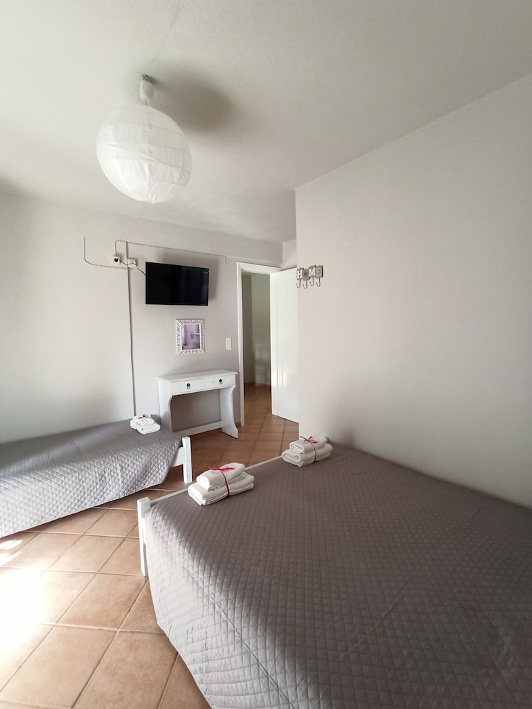 Demis Apartments 4/33