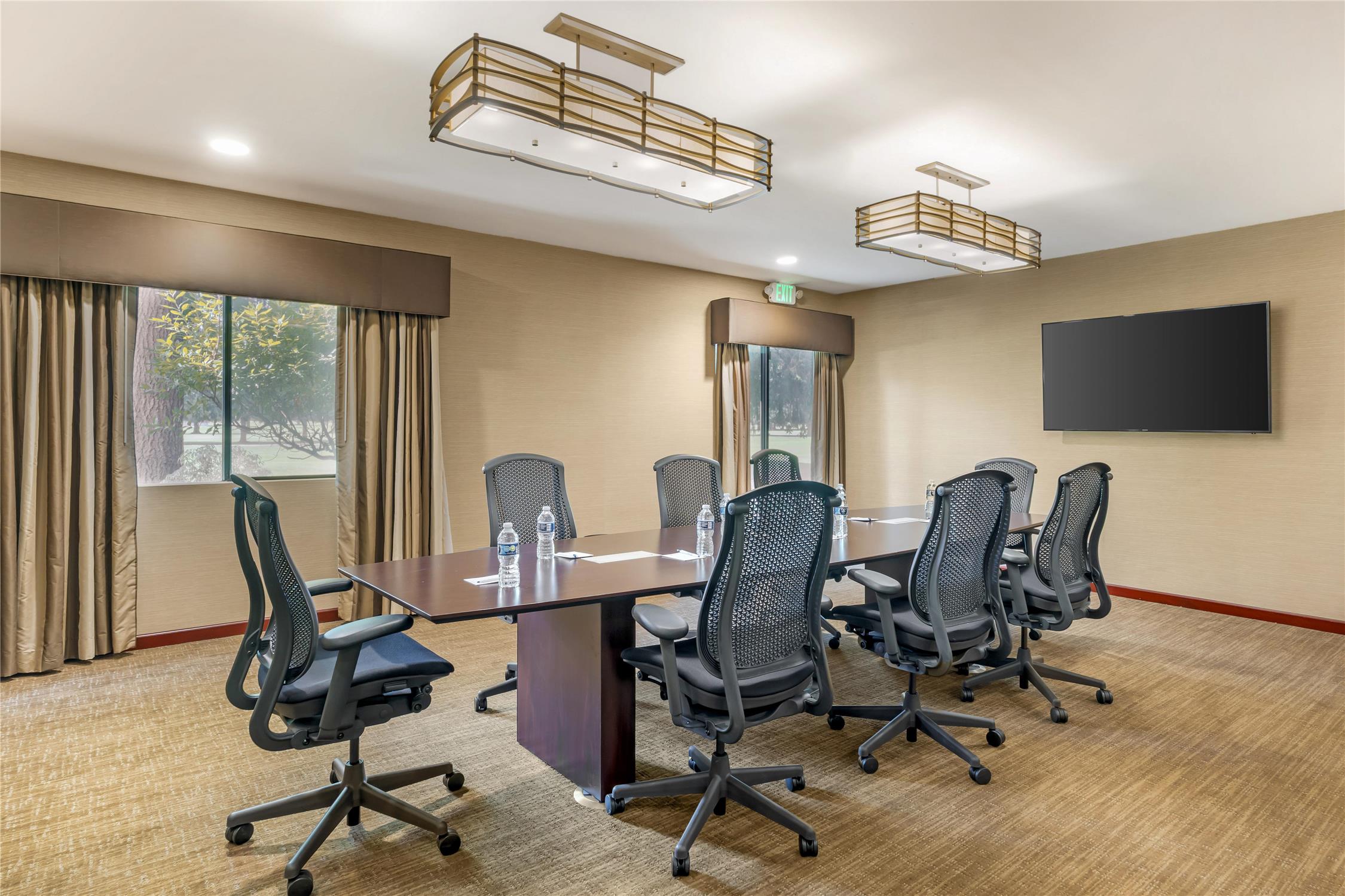 Best Western Plus Plaza by the Green 33/36