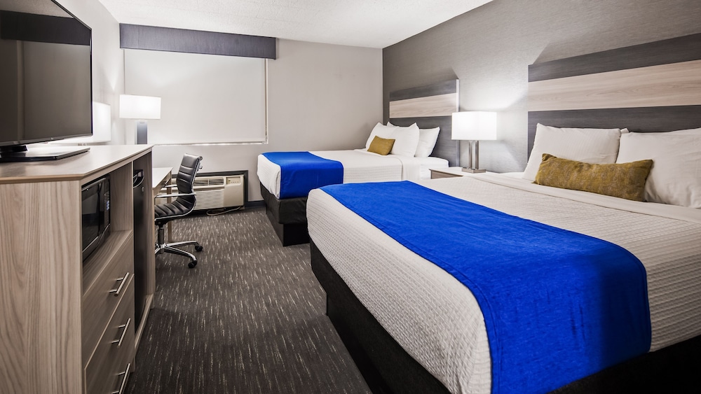 Best Western Plus Clarks Summit Scranton 13/37