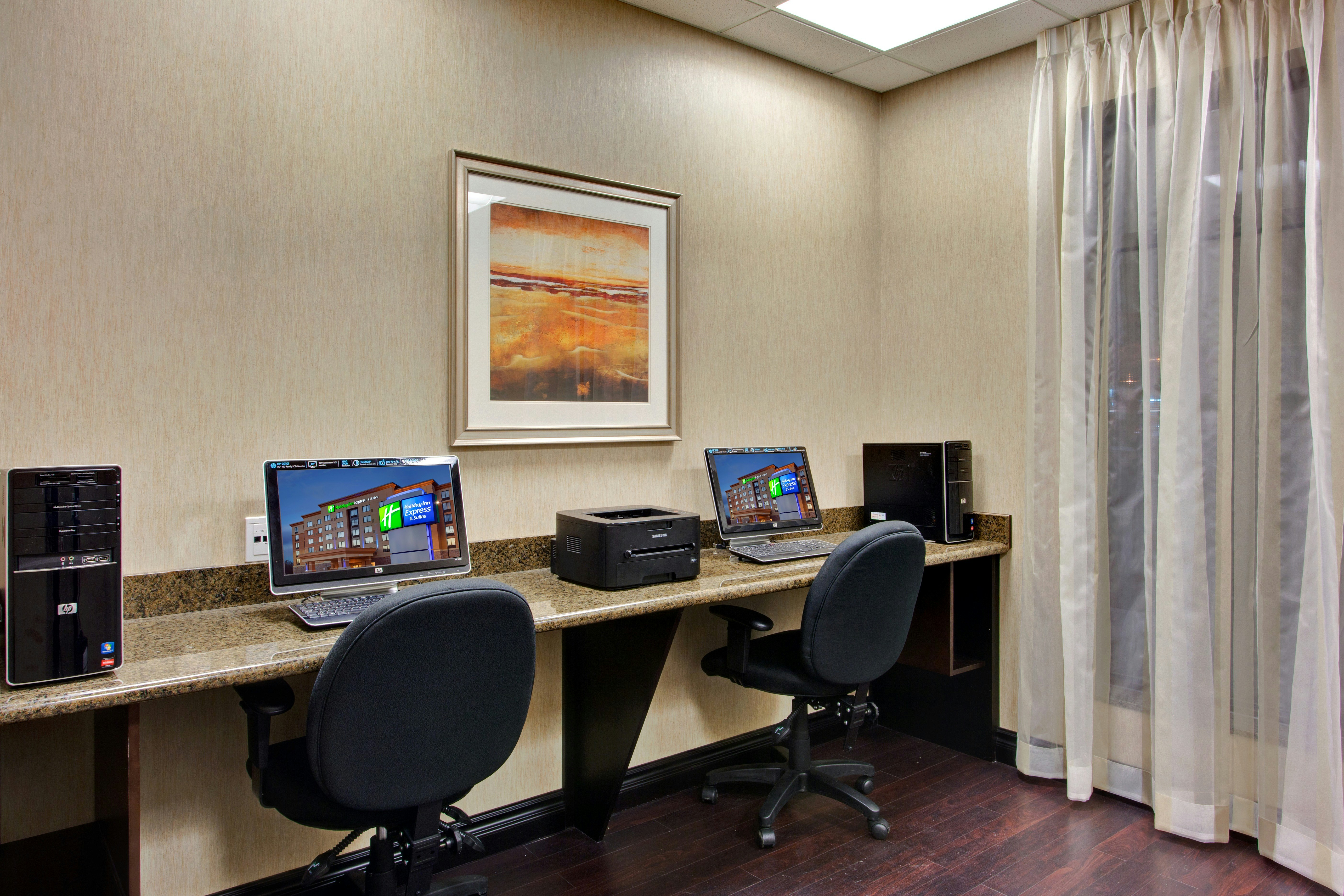 Holiday Inn Express Ottawa West Nepean 24/32
