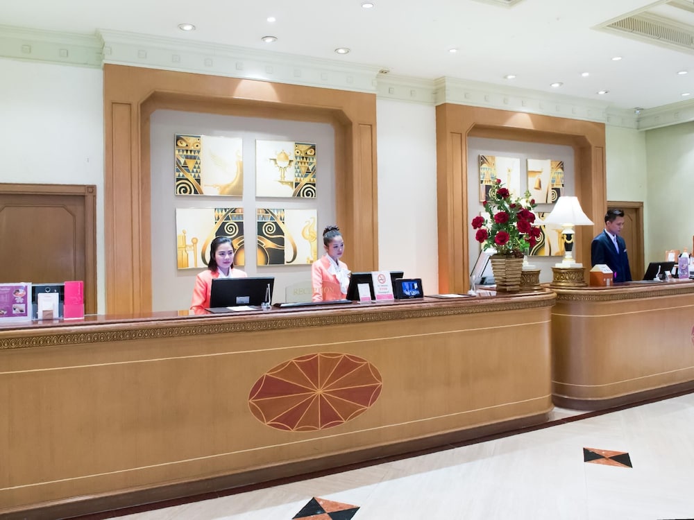 Palazzo Bangkok Hotel 9/55