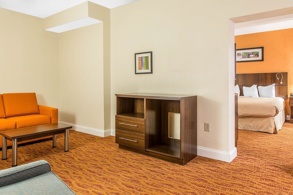 Quality Inn and Suites Middletown Newport 31/40