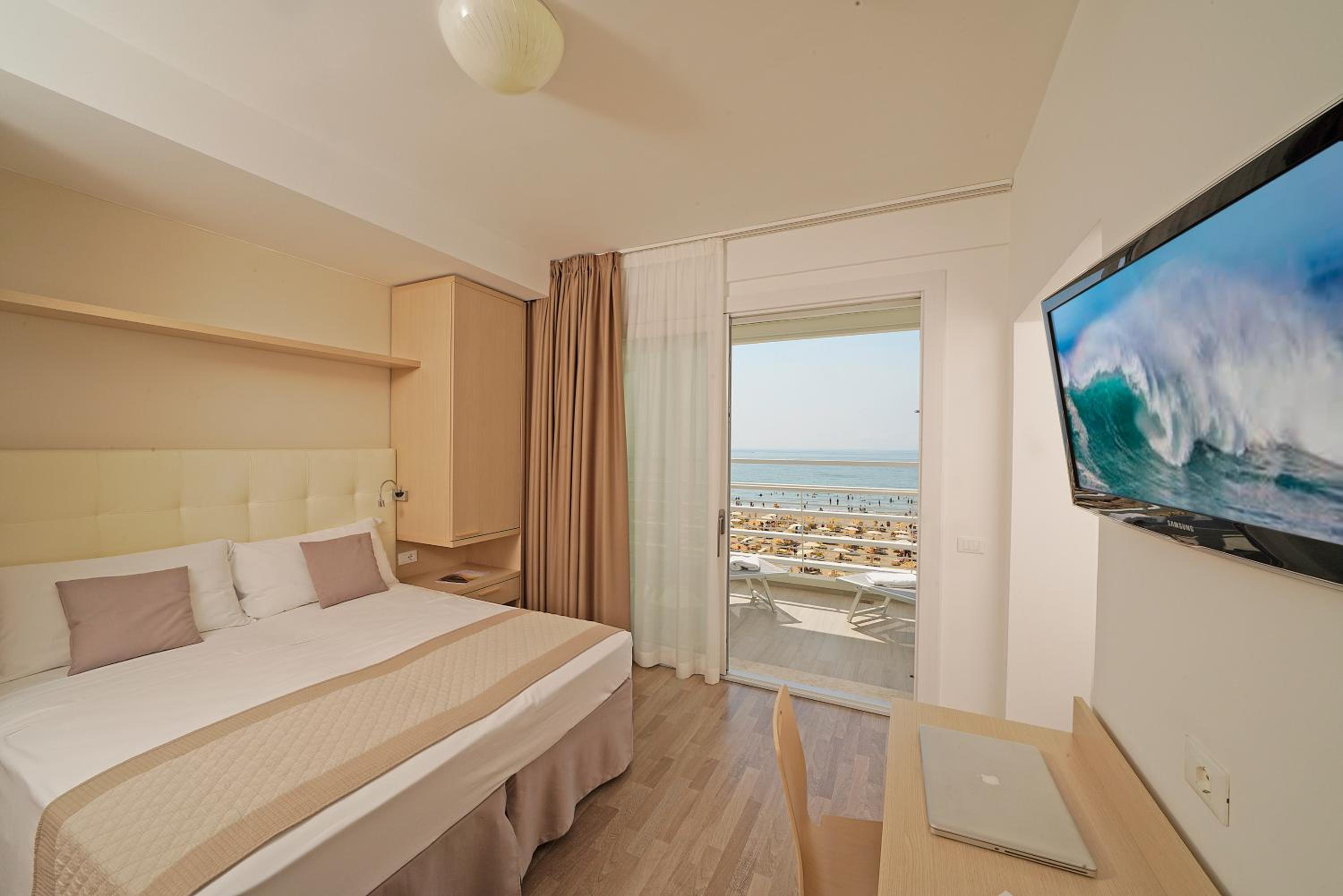 Deluxe, Double Bed, Sea View