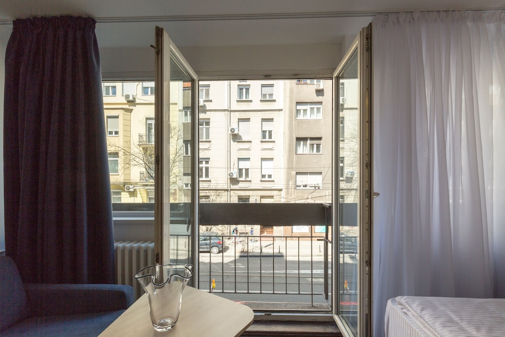 Premium Crown Suites 37/47