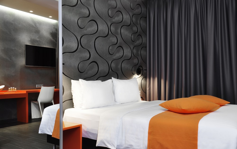 Amazon Hotel 11/29