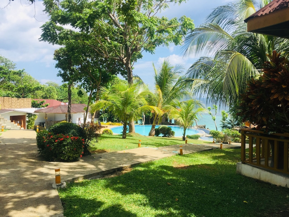 Parklane Bohol Resort and Spa 12/23
