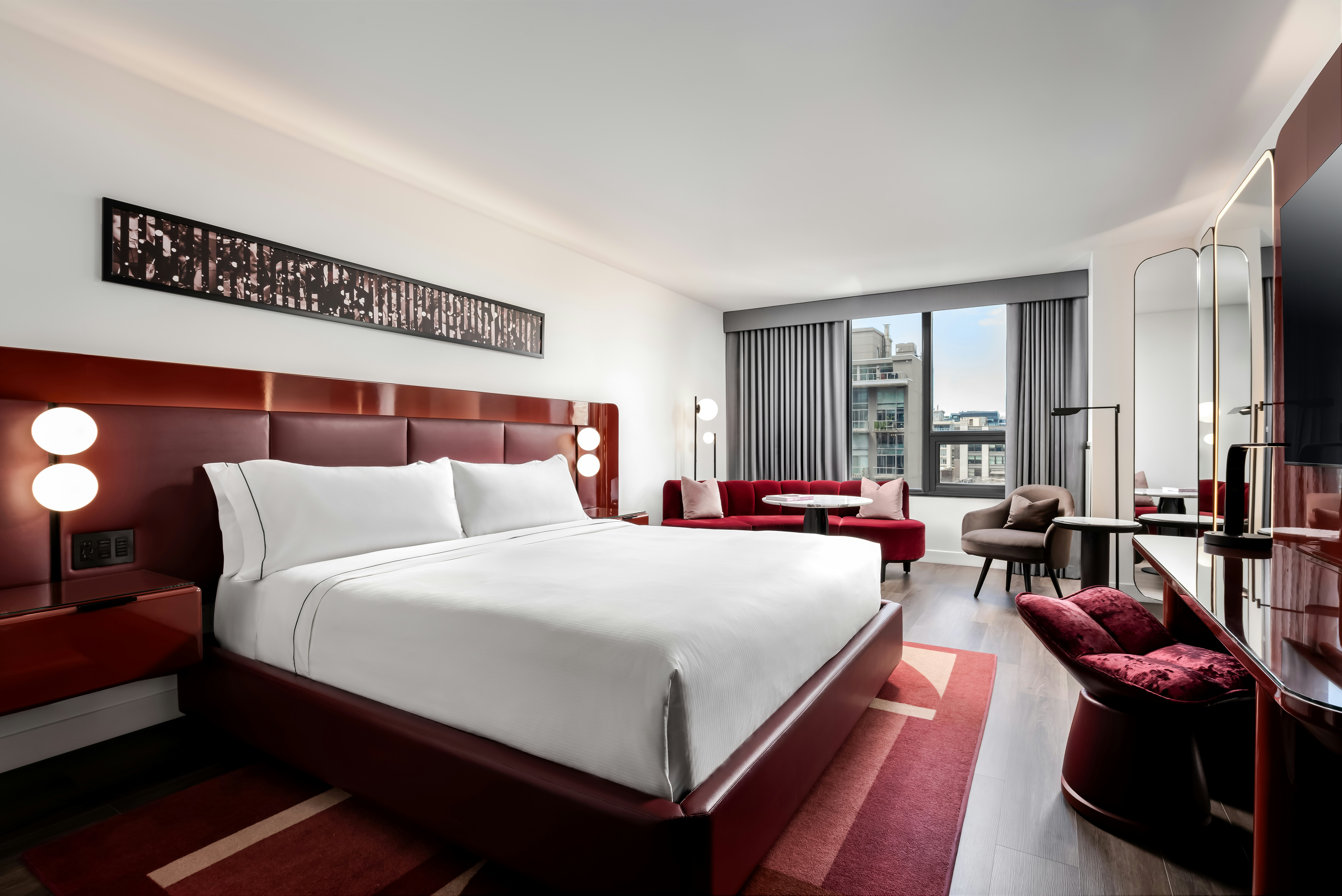 ROOM, KING BED, CITY VIEW