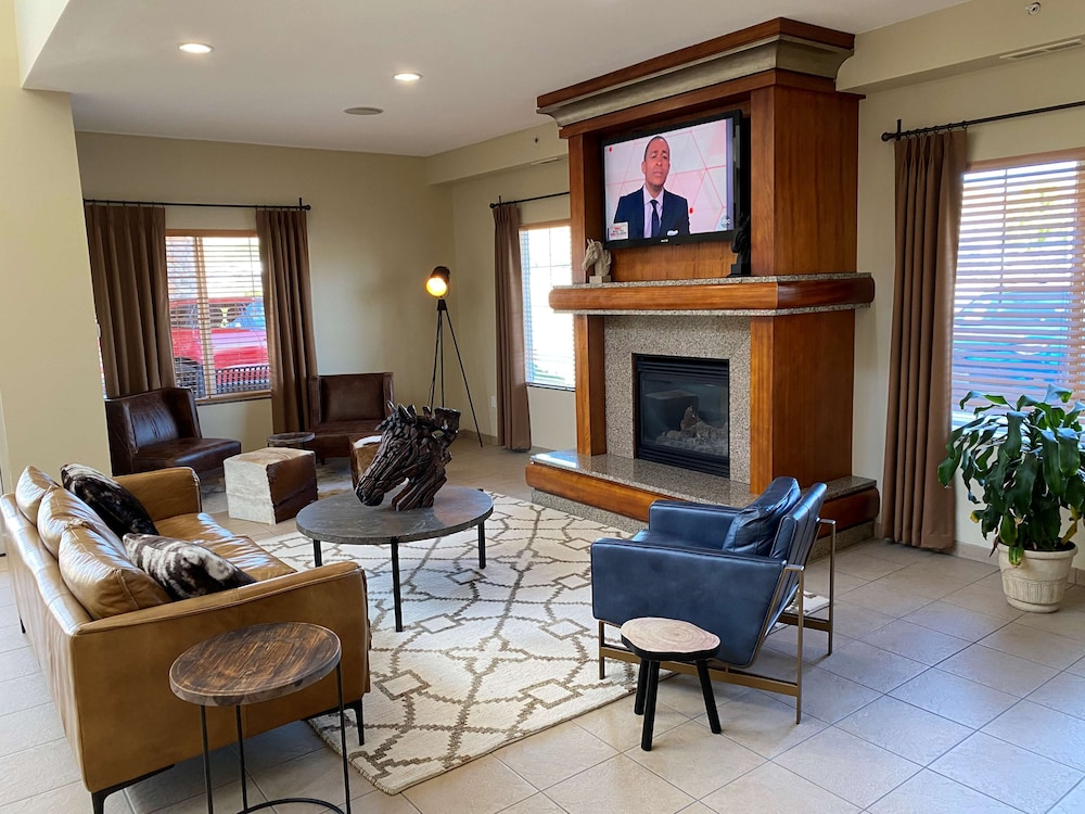 Best Western Plus Peppertree Inn At Omak 31/45
