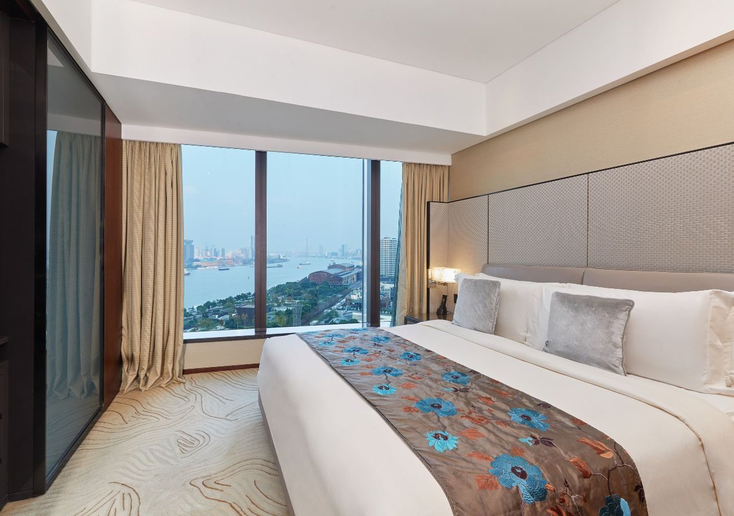 Mandarin Oriental Shanghai 12/78