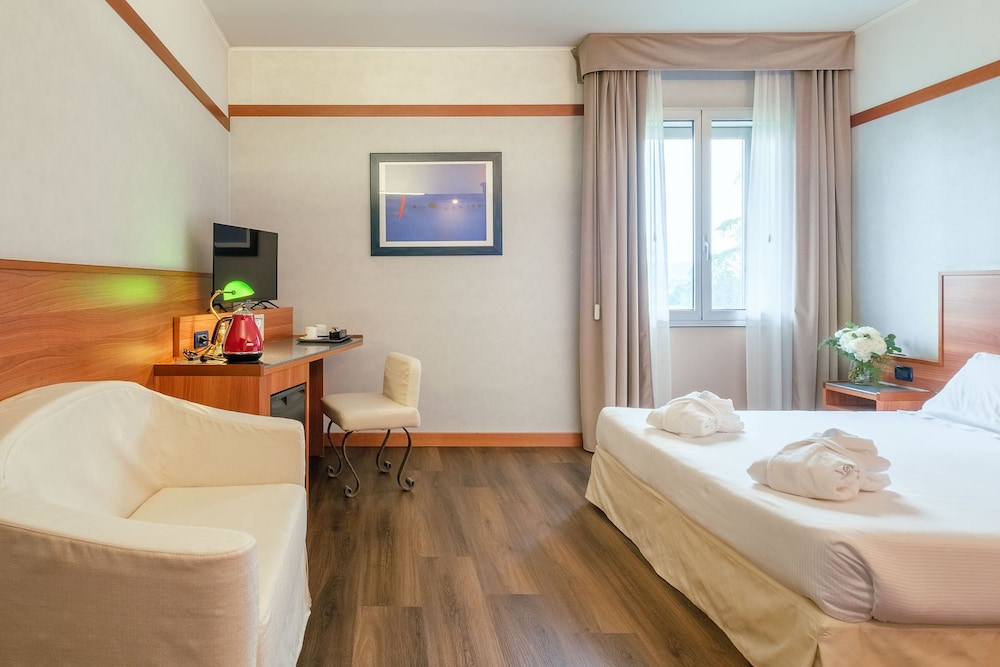 Shg Hotel Bologna 36/64